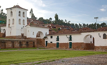 Morada de los Dioses – Tour Moray y Salineras con Chincheros – Cusco (Desayuno y Almuerzo)