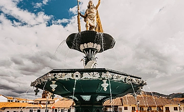 Cusco – City Tour ciudad del Cusco a pie – Catedral del Cusco – Qoricancha – Visita al cementerio – Centro Histórico, Mercado de San Pedro y Sitios importantes – Cusco (Desayuno y Almuerzo)