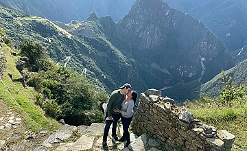 Cusco – Ollantaytambo – Km 104 – Chachabamba – Wiñayhuayna – Puerta del Sol o Intipunku – Machupicchu – Aguas calientes (Box lunch)