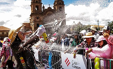 (08 de Marzo del 2026) City Tour Arqueológico – Tarde de Espuma de Carnavales en la ciudad del Cusco (Desayuno y Almuerzo)